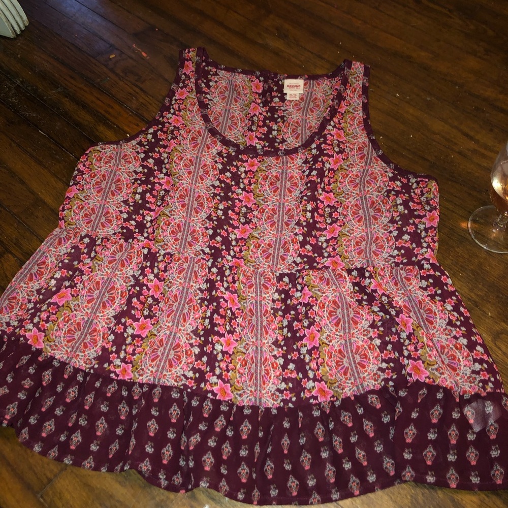 Flowy tank